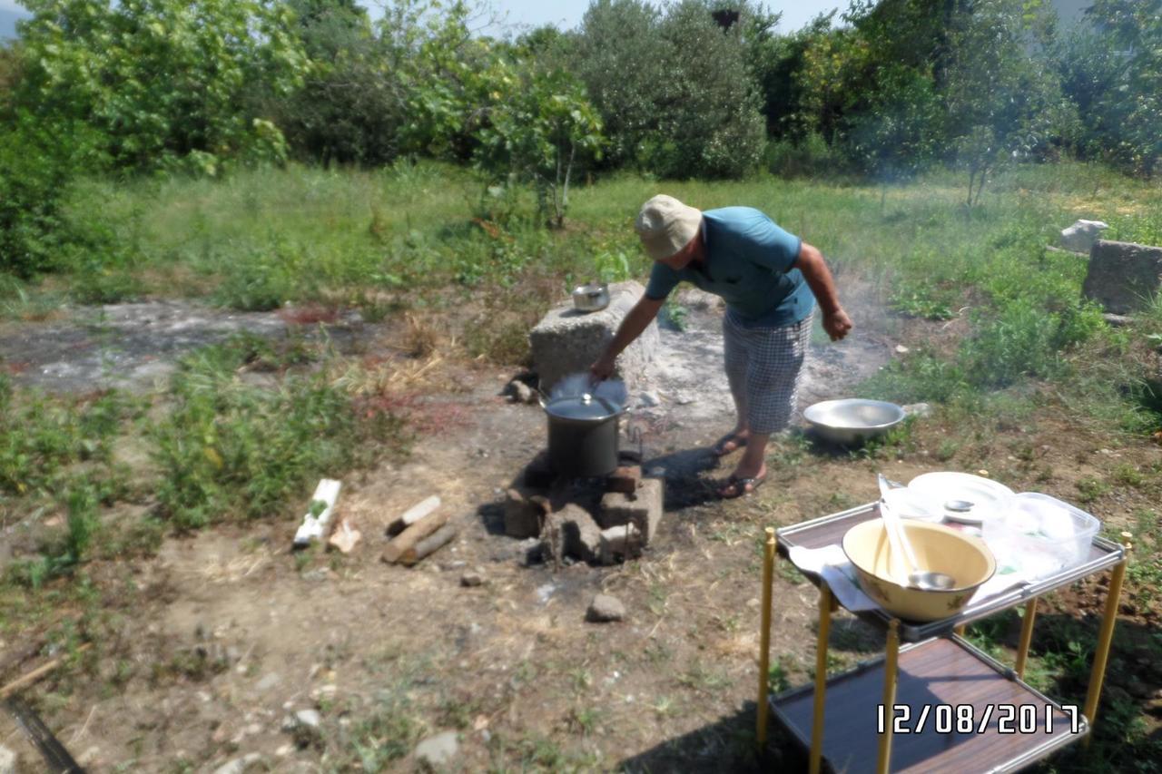 U Vili Otel Pitsunda Dış mekan fotoğraf